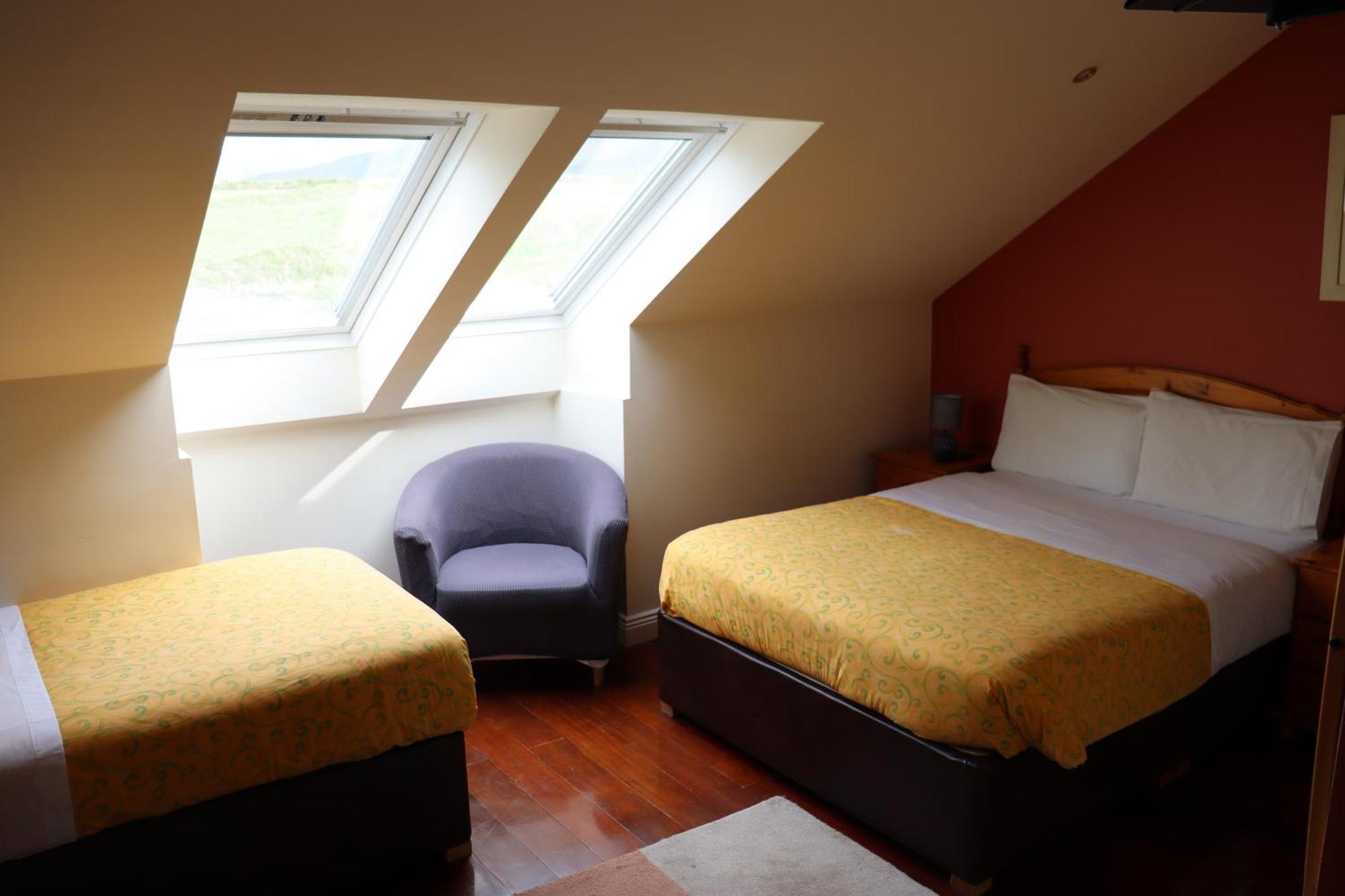 The Old Pier Guest Accommodation, Bed Only, No Breakfast Ballydavid Экстерьер фото